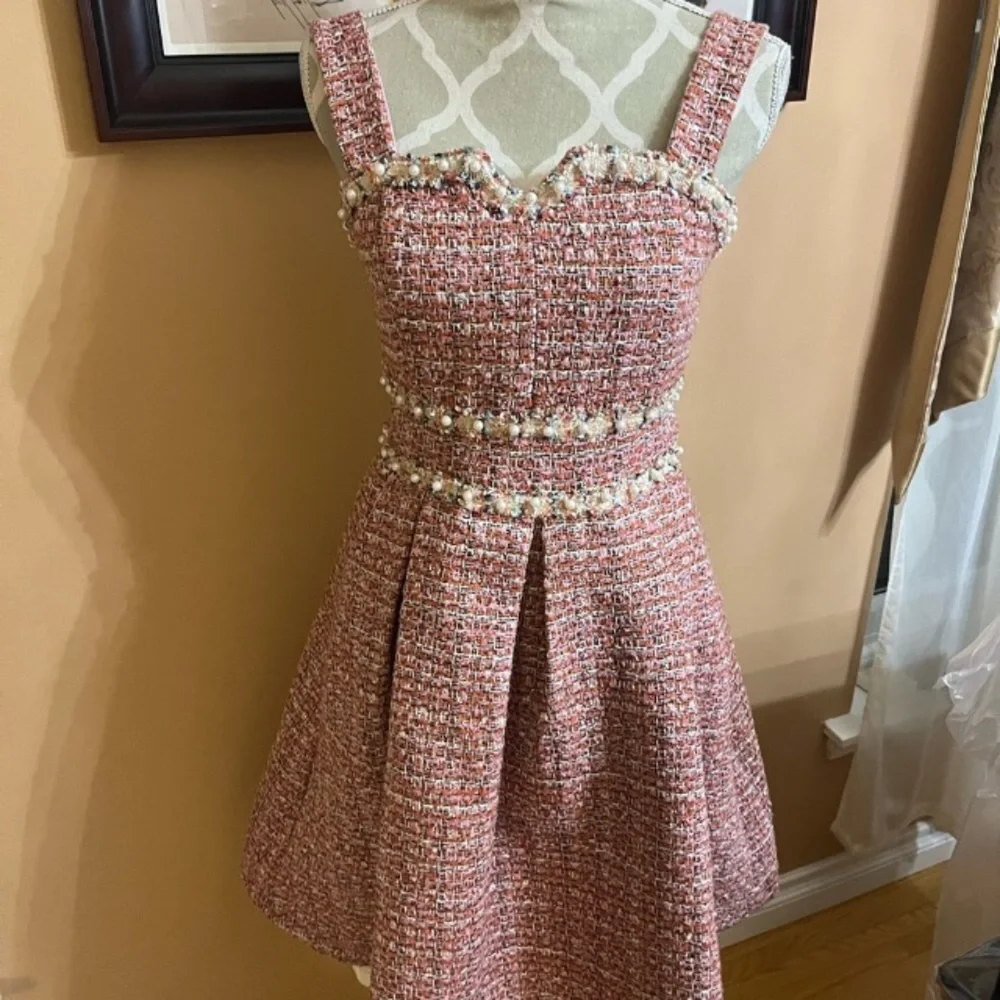 ⭐️SOLD⭐️Gorgeous tweed and pearl Jacket and Dress set - Picture 11 of 16